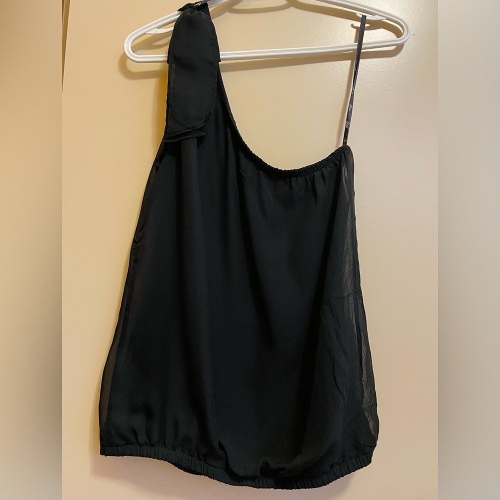 Guess top One shoulder.